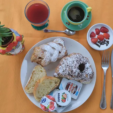 Alojamento de Acomodação e Pequeno-almoço Daphne San Vito Lo Capo