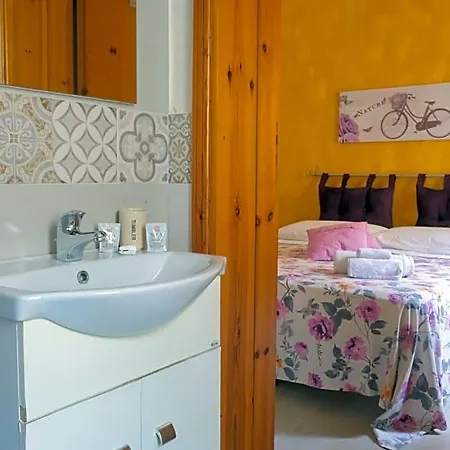 Bed & Breakfast Daphne 3*